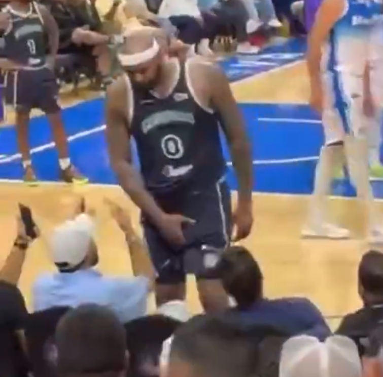 阿里纳斯谈考辛斯：不在自己国家克制点 小心早起腿被砍😂🔪